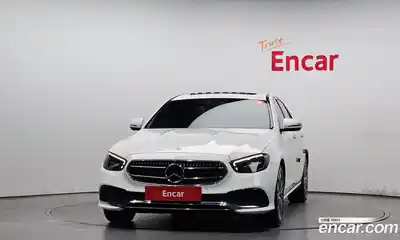 Mercedes-Benz E-Class 2022 2.0 гидро в Москве № 1617167, миниатюра 3