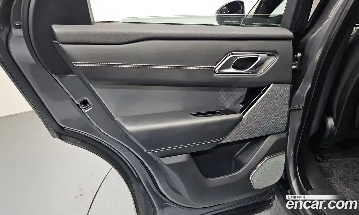 Land Rover Range-Rover Velar 2018 3.0 гидро в Москве № 1619564, фото 14