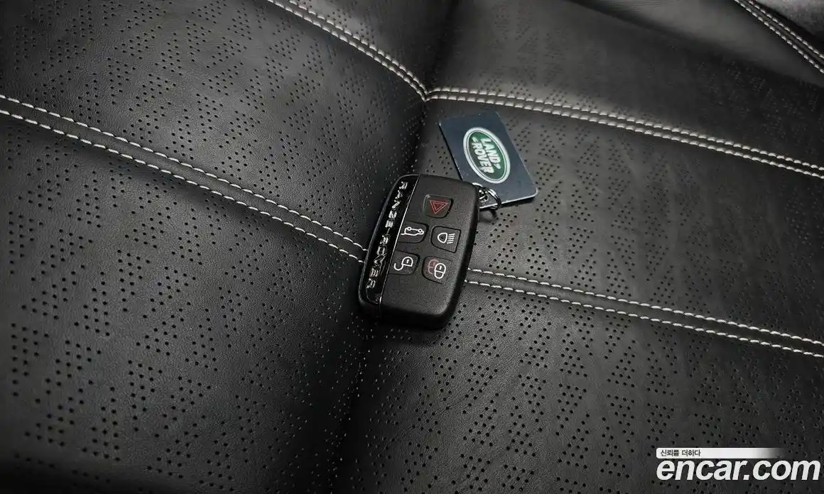 Land Rover Range-Rover Velar 2018 3.0 гидро в Москве № 1619564, фото 28