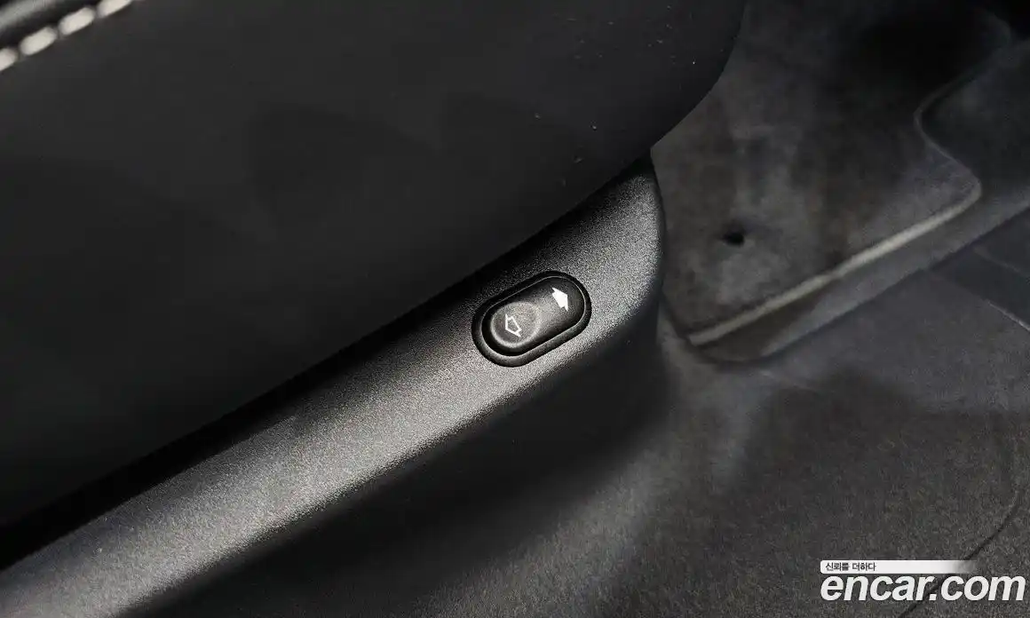 Land Rover Range-Rover Velar 2018 3.0 гидро в Москве № 1619564, фото 31
