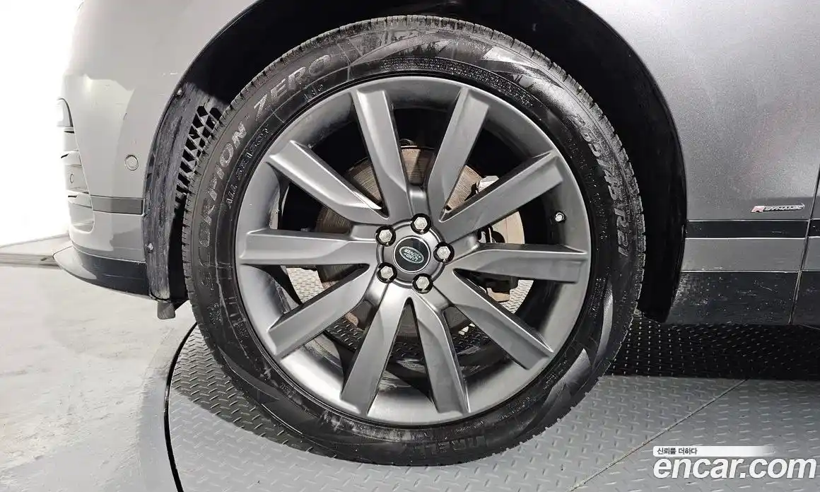 Land Rover Range-Rover Velar 2018 3.0 гидро в Москве № 1619564, фото 4