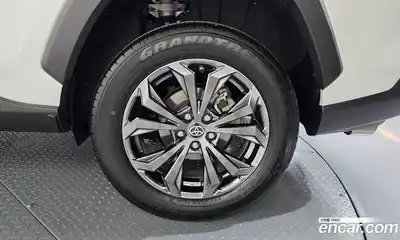Toyota RAV4 2024 2.5 гидро в Москве № 1624330, миниатюра 6