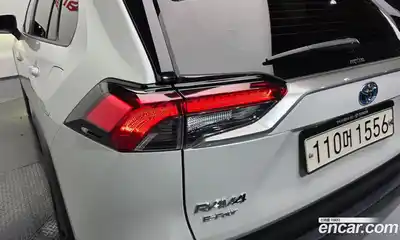 Toyota RAV4 2024 2.5 гидро в Москве № 1624330, миниатюра 8
