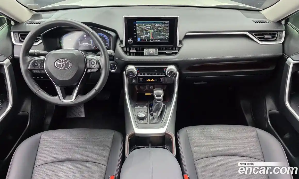 Toyota RAV4 2024 2.5 гидро в Москве № 1624330, фото 9