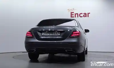 Mercedes-Benz E-Class 2019 2.0 гидро в Москве № 1690507, миниатюра 4