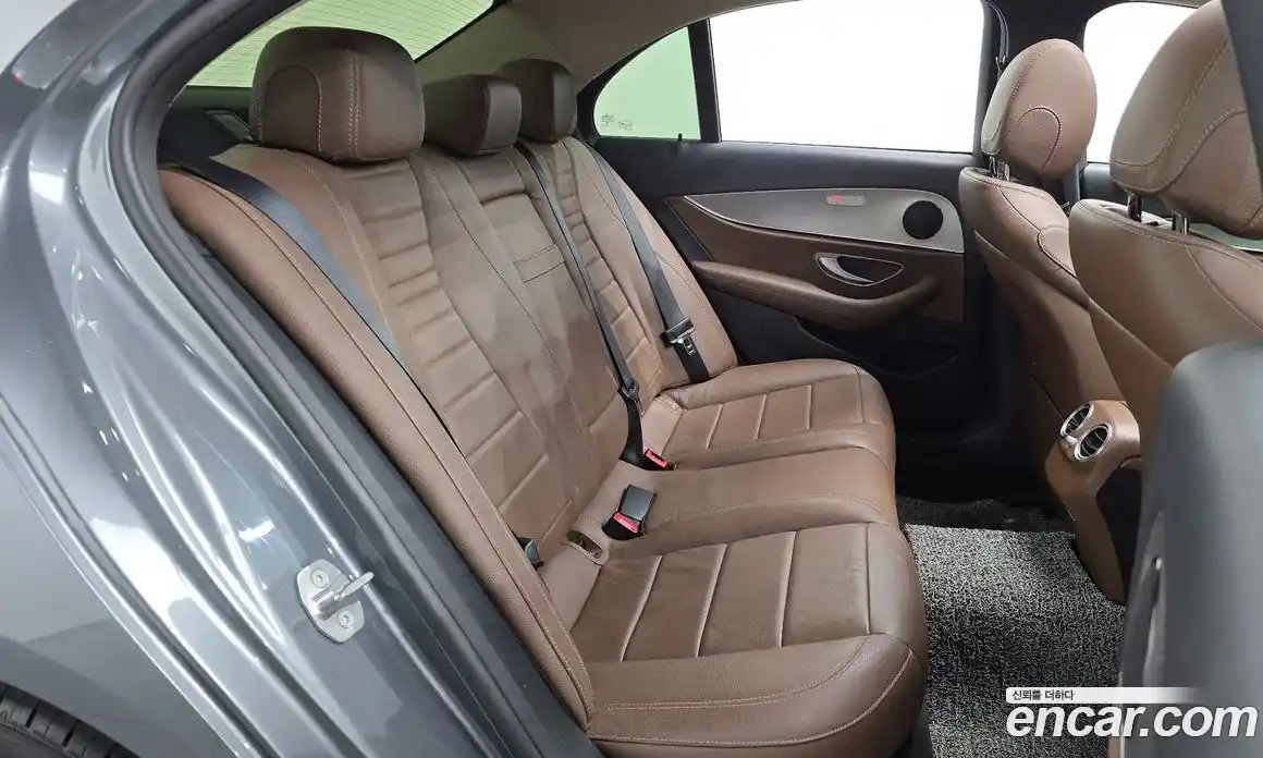 Mercedes-Benz E-Class 2018 2.0 гидро в Москве № 1690639, фото 17
