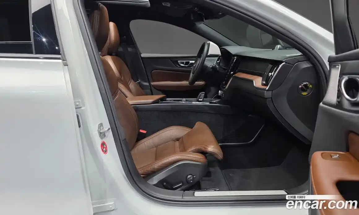 Volvo V60 2021 2.0 гидро в Москве № 1691528, фото 17