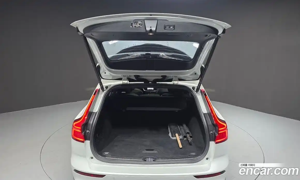 Volvo V60 2021 2.0 гидро в Москве № 1691528, фото 26