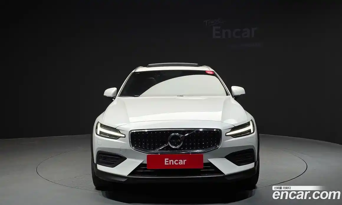 Volvo V60 2021 2.0 гидро в Москве № 1691528, фото 3