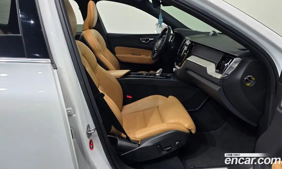 Volvo XC60 2020 2.0 гидро в Москве № 1691544, фото 16