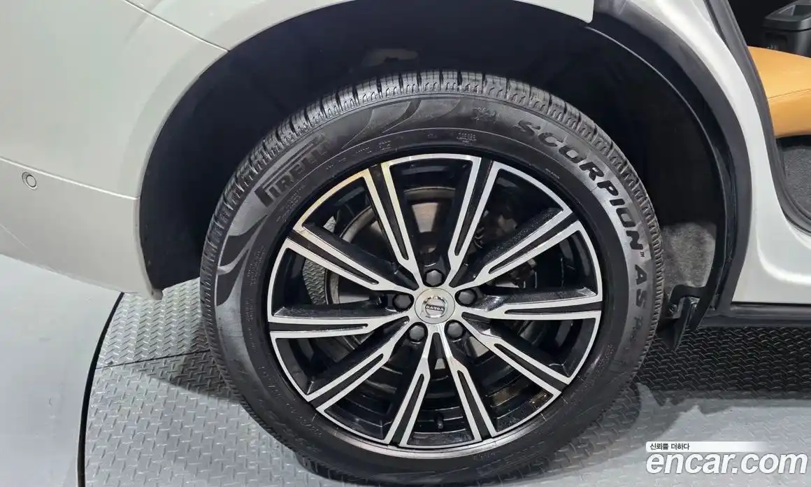 Volvo XC60 2020 2.0 гидро в Москве № 1691544, фото 4