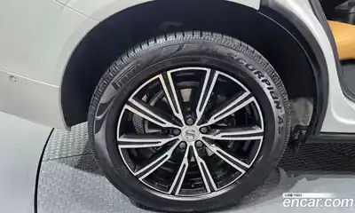 Volvo XC60 2020 2.0 гидро в Москве № 1691544, миниатюра 4