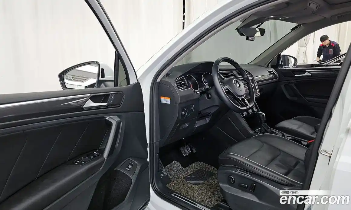 Volkswagen Tiguan 2019 2.0 гидро в Москве № 1693208, фото 13