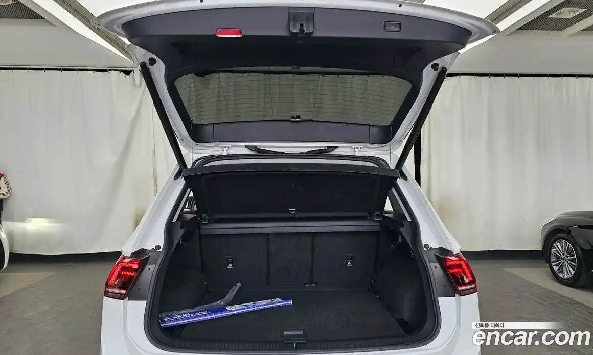 Volkswagen Tiguan 2019 2.0 гидро в Москве № 1693208, фото 26