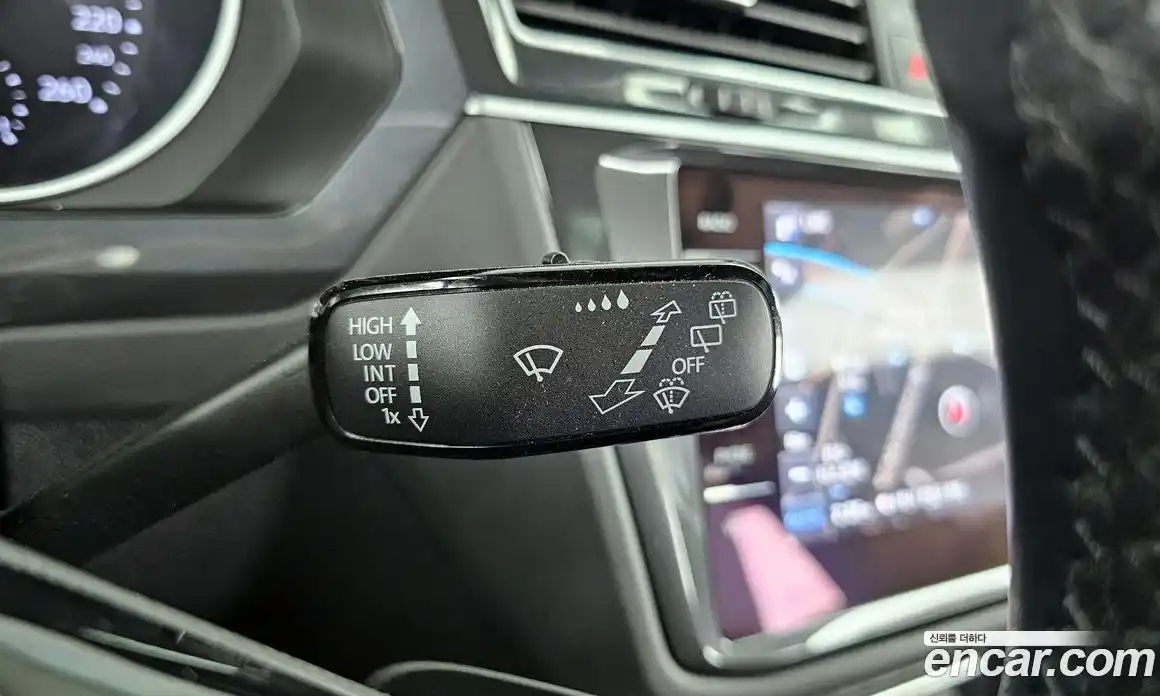 Volkswagen Tiguan 2019 2.0 гидро в Москве № 1693208, фото 27