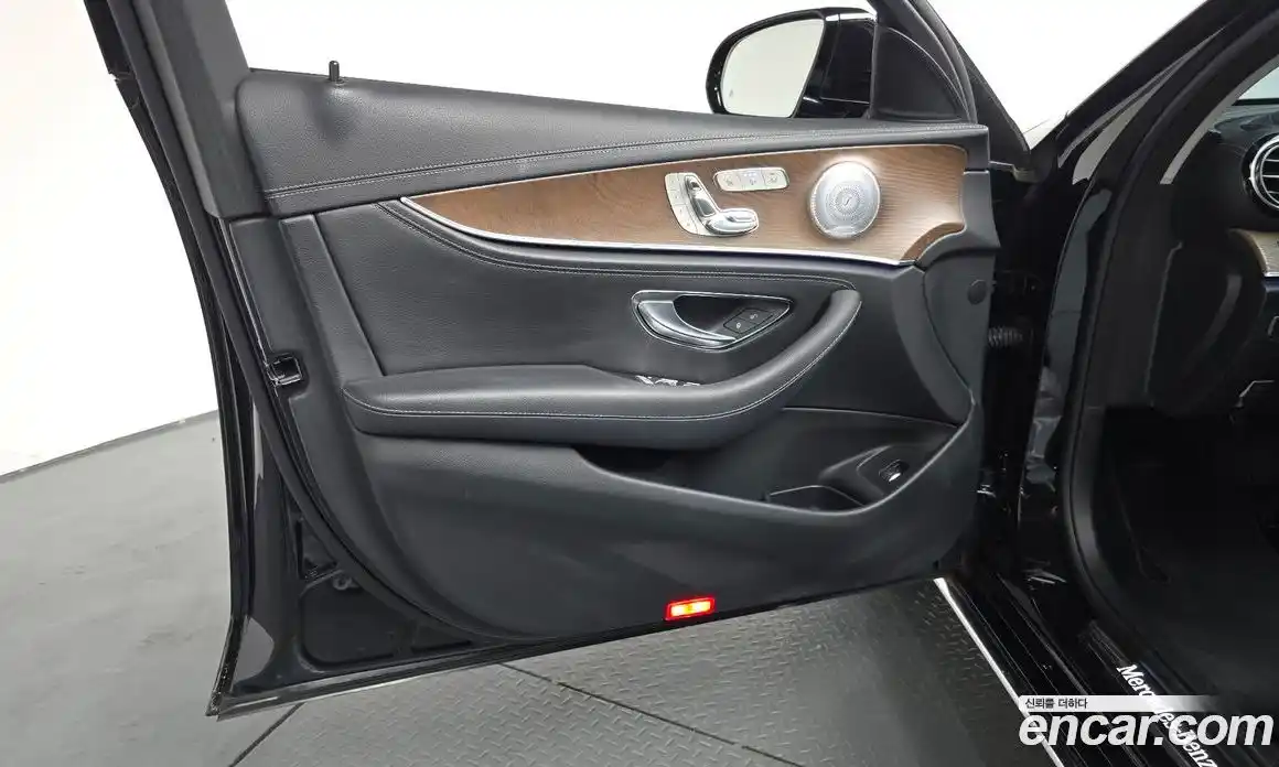 Mercedes-Benz E-Class 2020 2.0 гидро в Москве № 1834407, фото 28