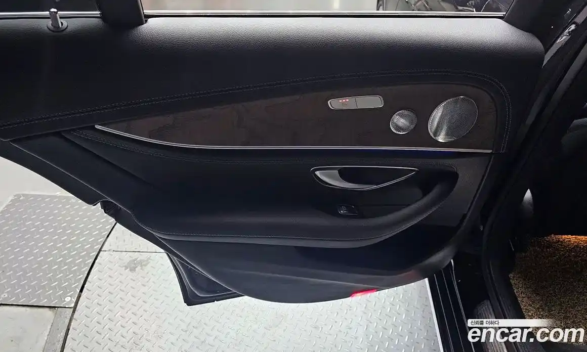 Mercedes-Benz E-Class 2018 2.0 гидро в Москве № 1835921, фото 15