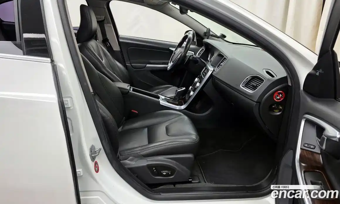 Volvo S60 2015 2.0 гидро в Москве № 1836933, фото 11