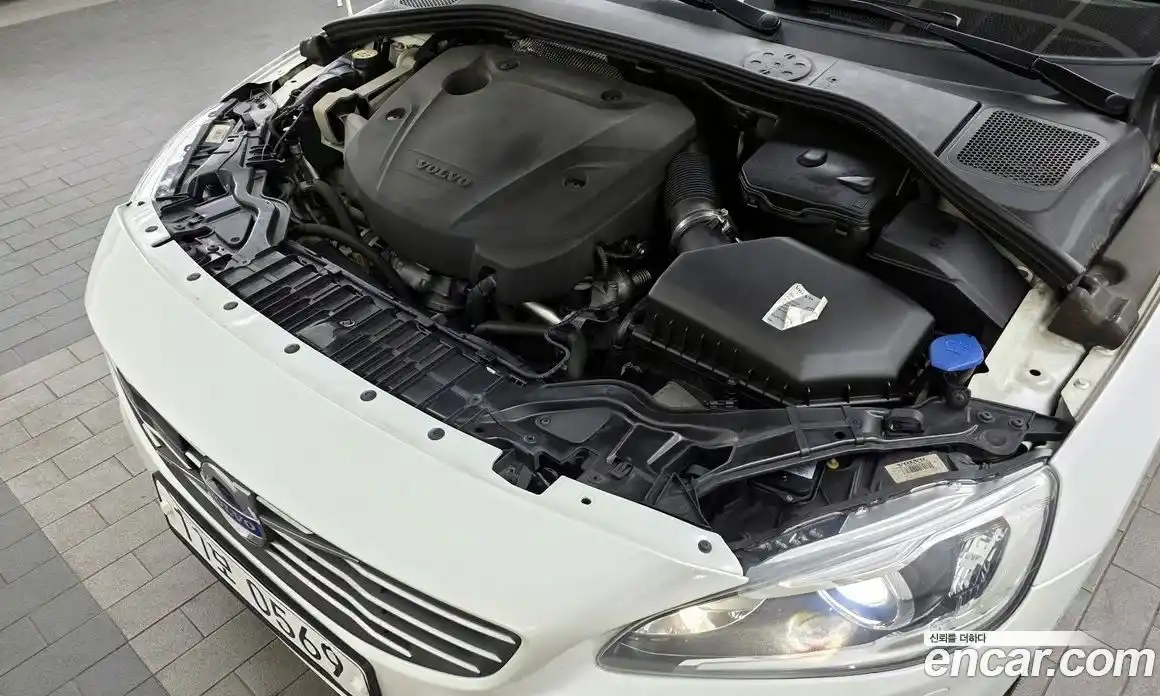 Volvo S60 2015 2.0 гидро в Москве № 1836933, фото 6