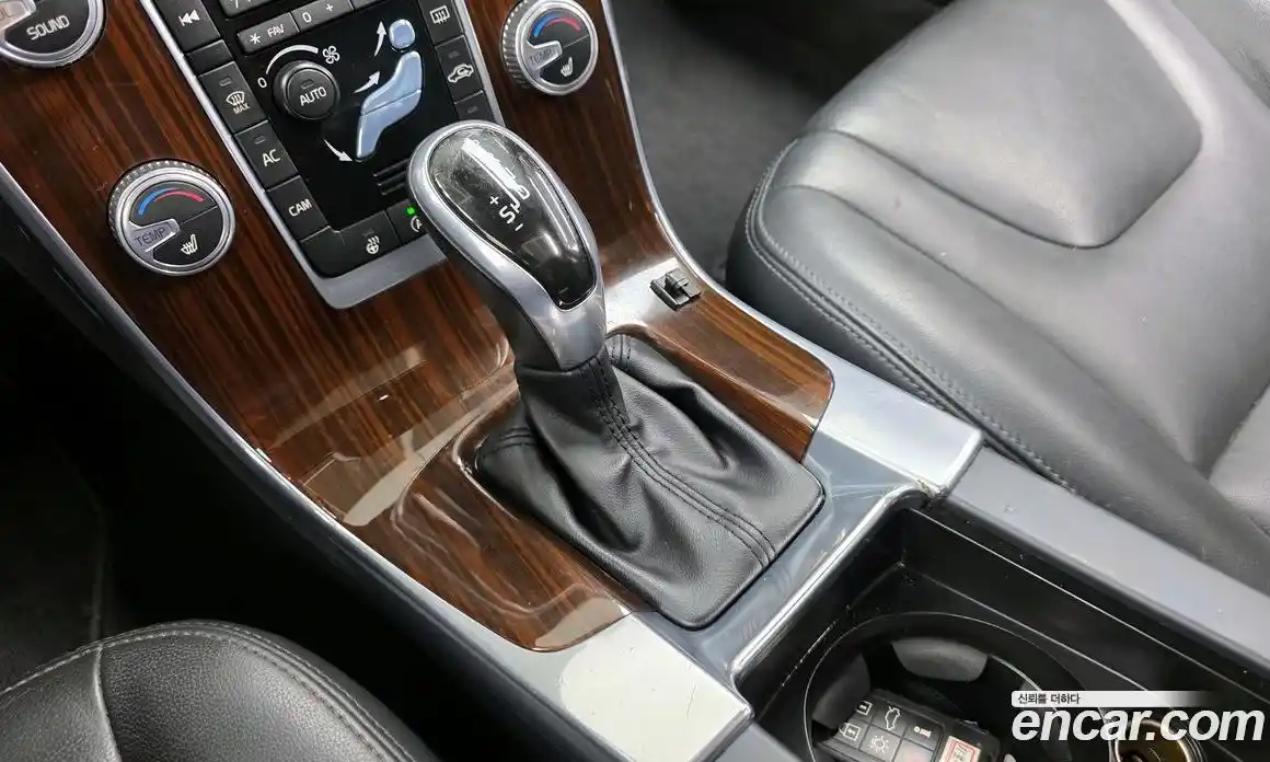 Volvo S60 2015 2.0 гидро в Москве № 1836933, фото 9