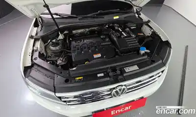 Volkswagen Tiguan 2018 2.0 гидро в Москве № 1838219, миниатюра 6