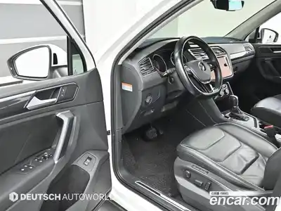 Volkswagen Tiguan 2018 2.0 гидро в Москве № 1838273, миниатюра 11