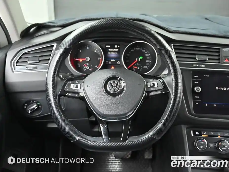 Volkswagen Tiguan 2018 2.0 гидро в Москве № 1838273, фото 13