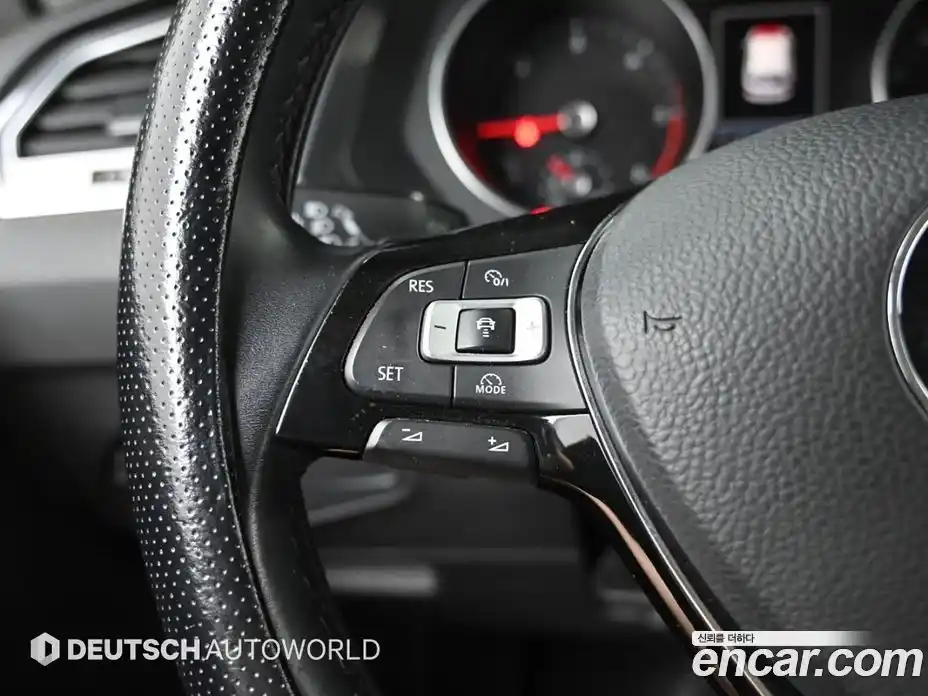 Volkswagen Tiguan 2018 2.0 гидро в Москве № 1838273, фото 16