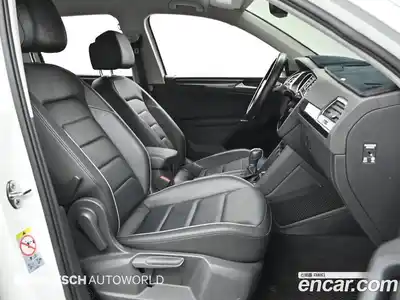 Volkswagen Tiguan 2018 2.0 гидро в Москве № 1838273, миниатюра 10