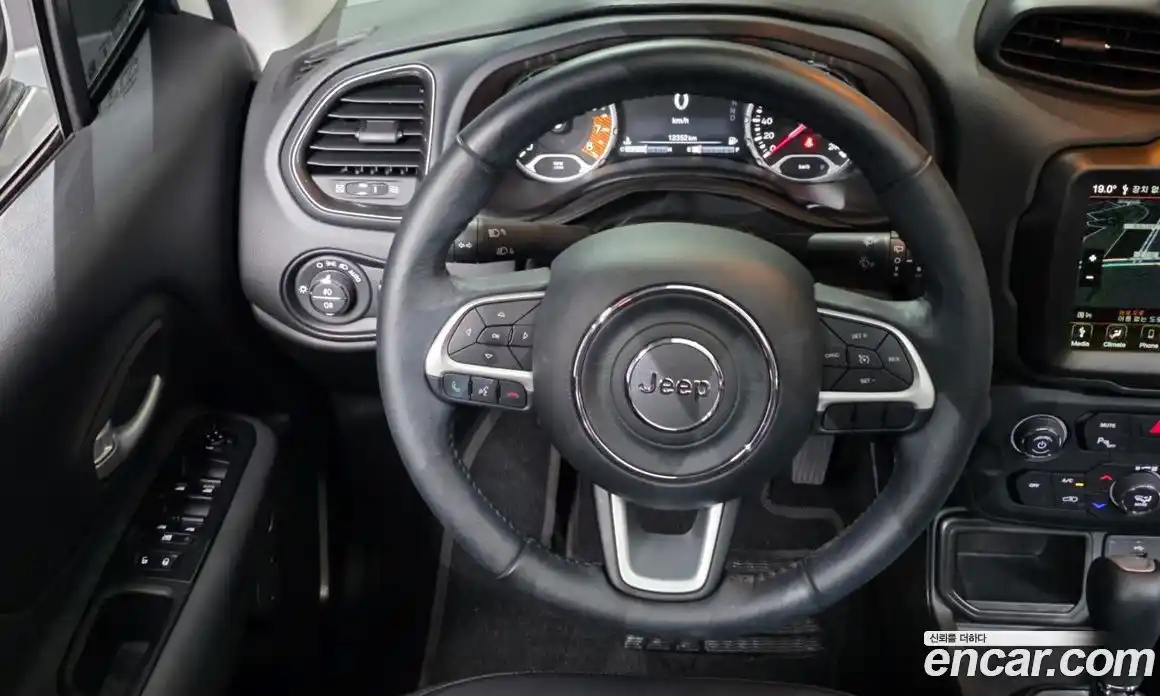 Jeep Renegade 2023 1.3 гидро в Москве № 1838296, фото 18