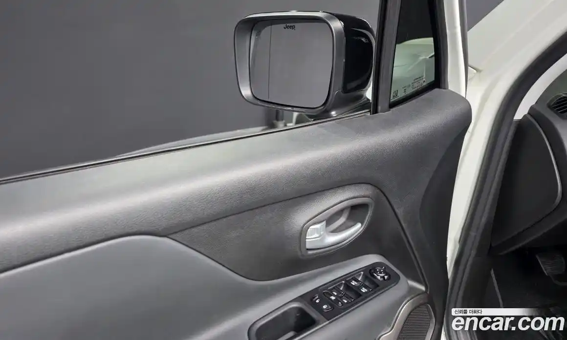 Jeep Renegade 2023 1.3 гидро в Москве № 1838296, фото 31