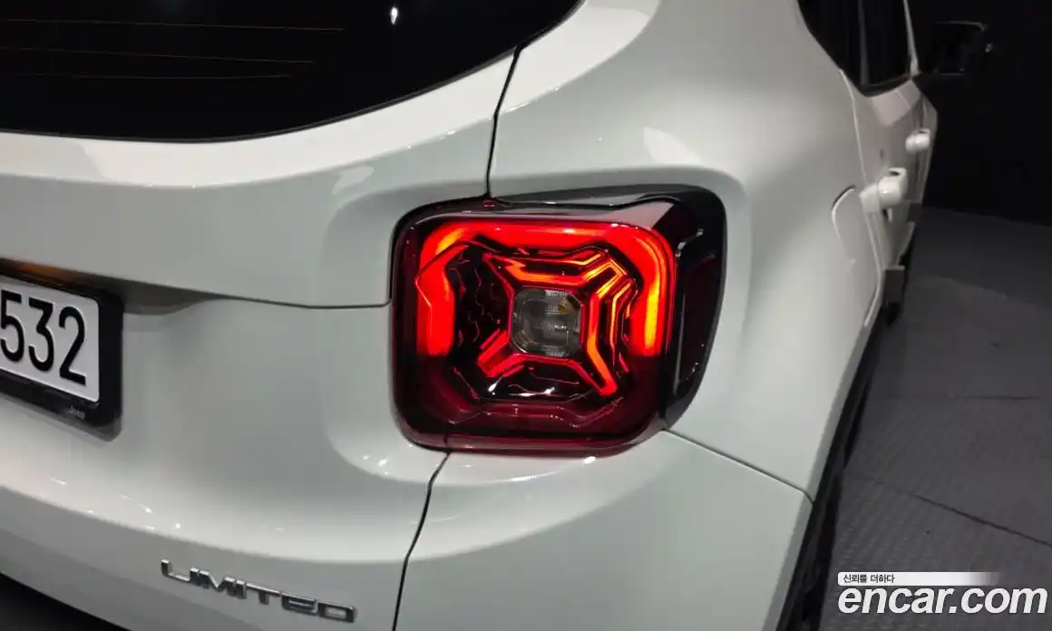 Jeep Renegade 2023 1.3 гидро в Москве № 1838296, фото 8