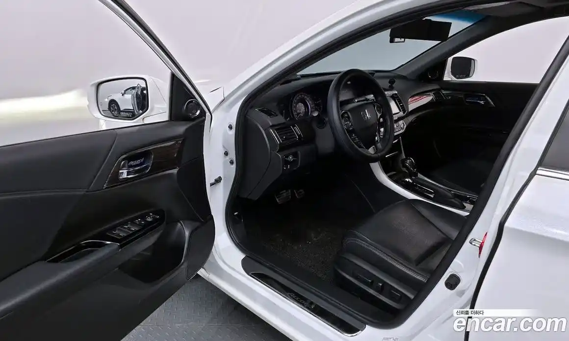 Honda Accord 2017 2.4 гидро в Москве № 1838597, фото 10