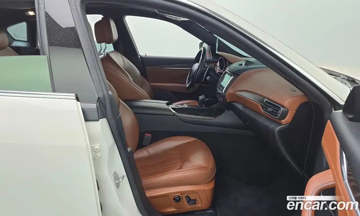 Maserati Levante 2017 3.0 гидро, фото 12