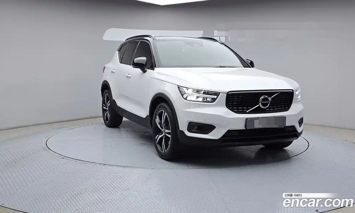 Volvo XC40 2021 2.0 гидро в Москве № 1195999, фото 3
