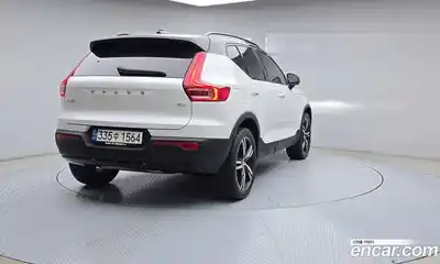 Volvo XC40 2021 2.0 гидро в Москве № 1195999, миниатюра 4
