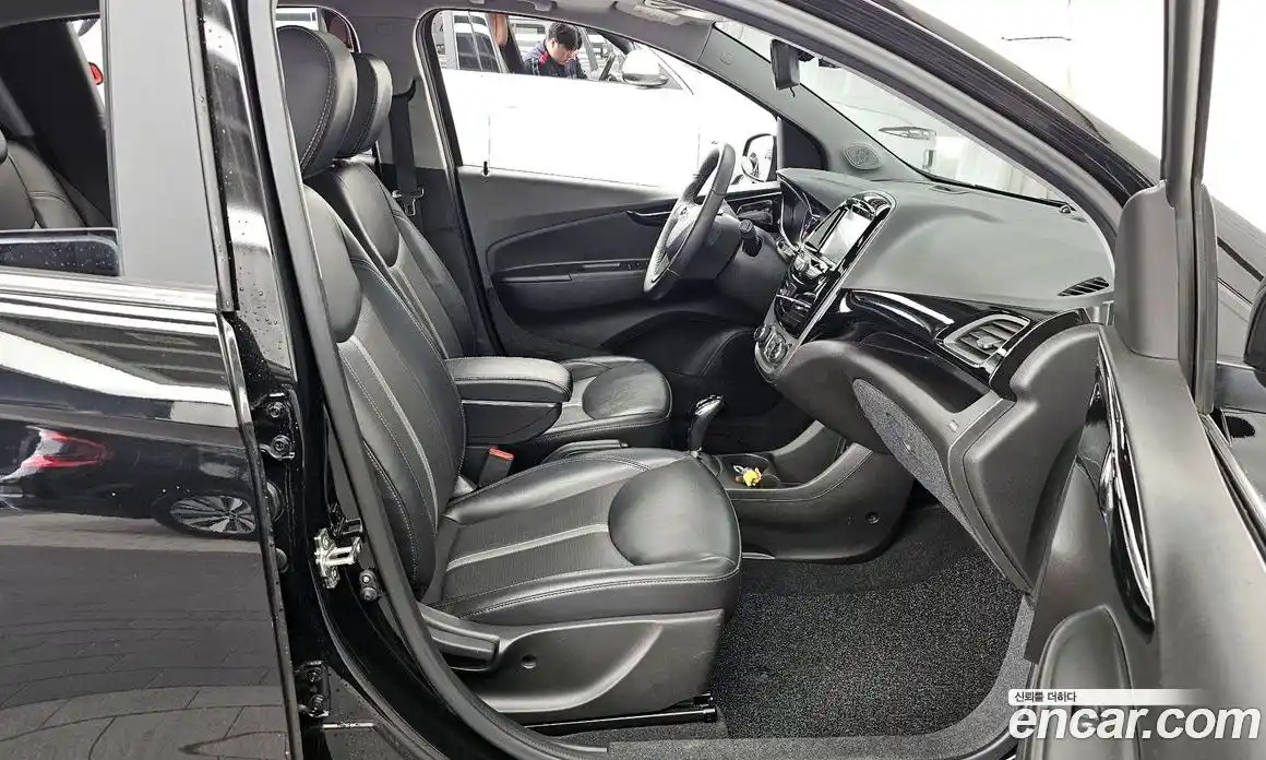 Chevrolet Spark 2018 1.0 гидро в Москве, фото 17