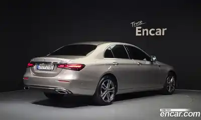 Mercedes-Benz E-Class 2022 2.0 гидро в Москве, миниатюра 2