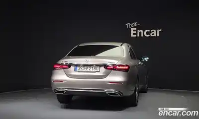 Mercedes-Benz E-Class 2022 2.0 гидро в Москве, миниатюра 4