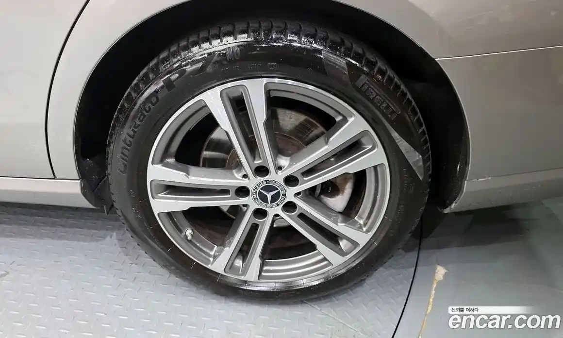 Mercedes-Benz E-Class 2022 2.0 гидро в Москве, фото 7