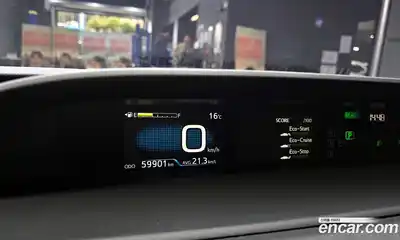 Toyota Prius 2019 1.8 гидро в Москве № 1292756, миниатюра 11