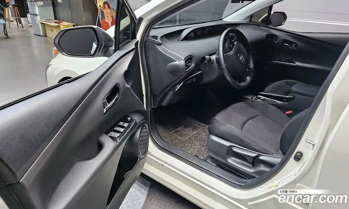 Toyota Prius 2019 1.8 гидро в Москве № 1292756, фото 13