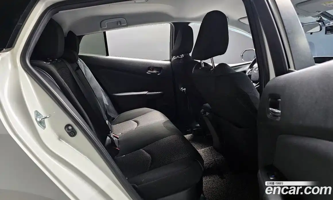 Toyota Prius 2019 1.8 гидро в Москве № 1292756, фото 17