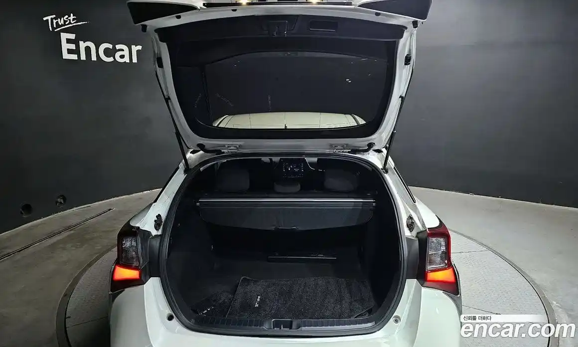 Toyota Prius 2019 1.8 гидро в Москве № 1292756, фото 22