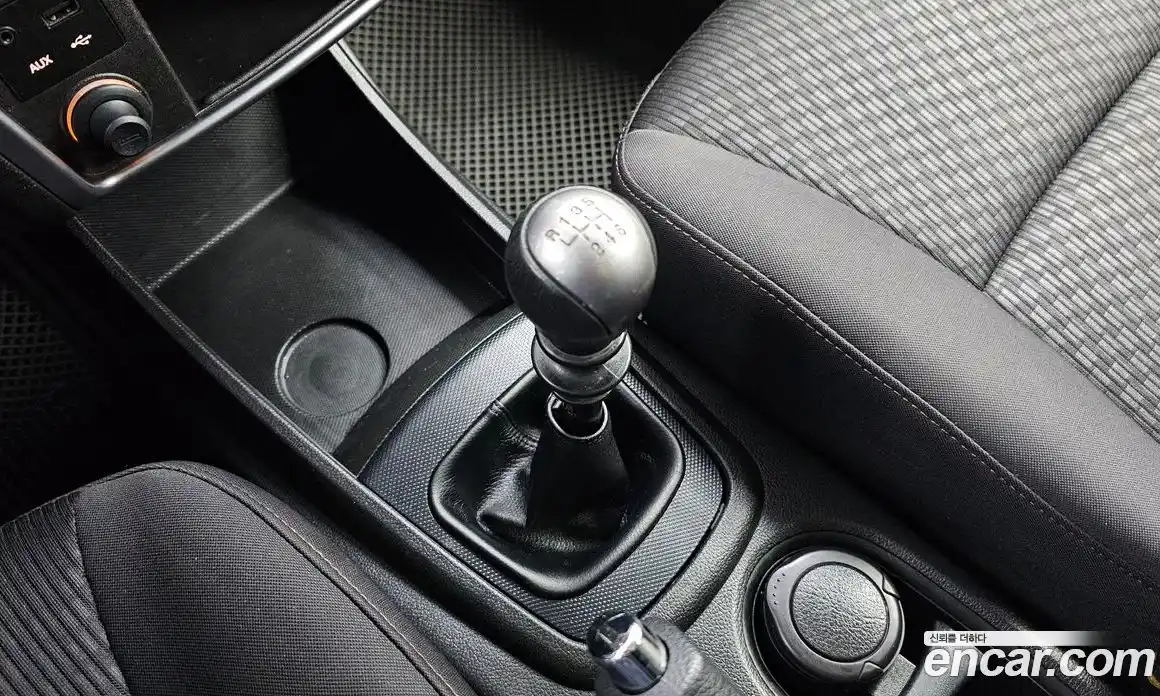 SsangYong Korando 2014 2.0 механика в Москве № 1319348, фото 12