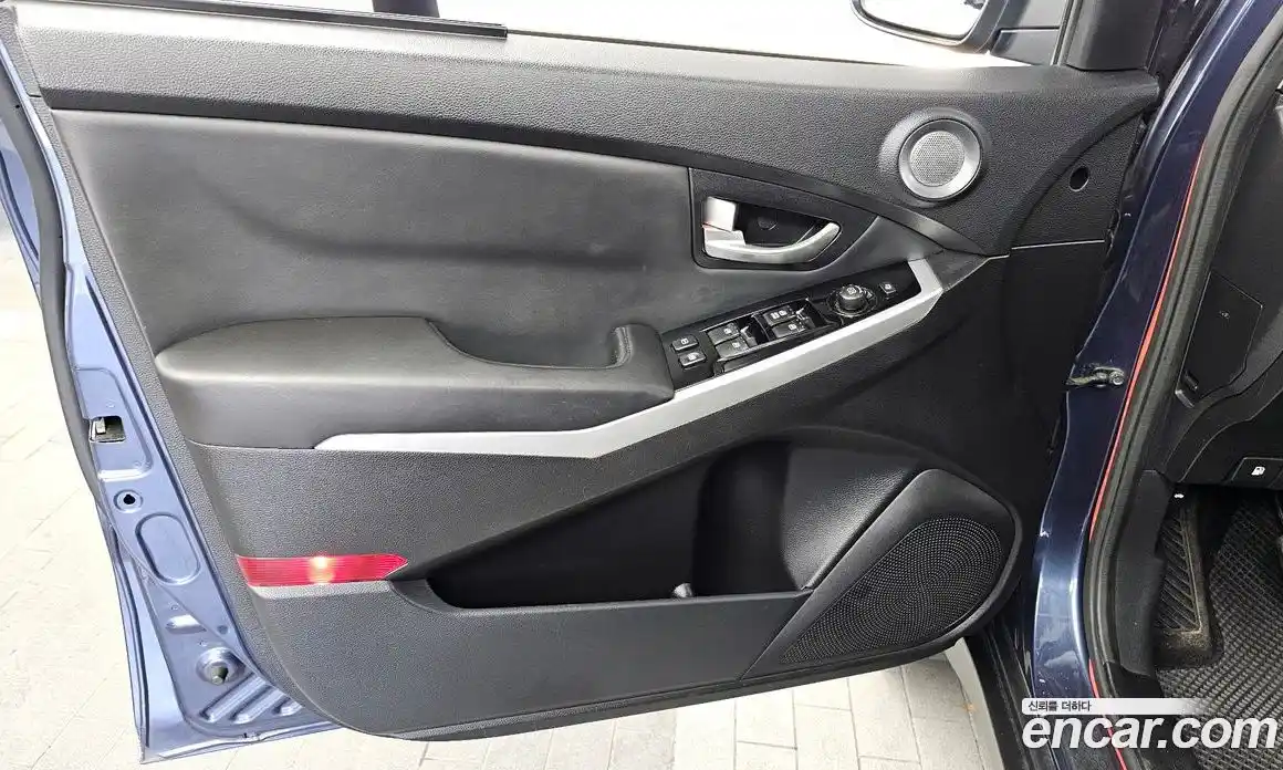 SsangYong Korando 2014 2.0 механика в Москве № 1319348, фото 14