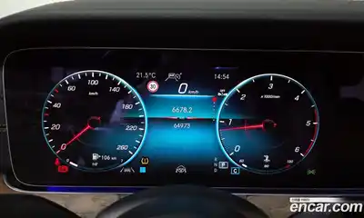 Mercedes-Benz E-Class 2022 1.9 гидро в Москве № 1322191, миниатюра 11