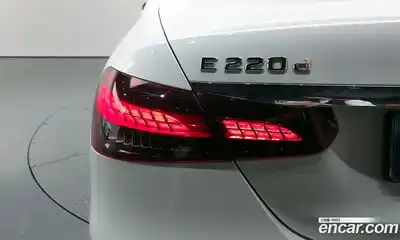 Mercedes-Benz E-Class 2022 1.9 гидро в Москве № 1322191, миниатюра 9