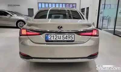 Lexus ES 2025 2.5 вариатор в Москве № 1350142, миниатюра 4