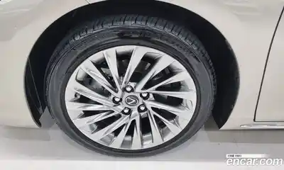 Lexus ES 2025 2.5 вариатор в Москве № 1350142, миниатюра 5